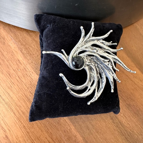 Israel 925 Silver Swirl Brooch with Black Accent - Picture 4 of 9